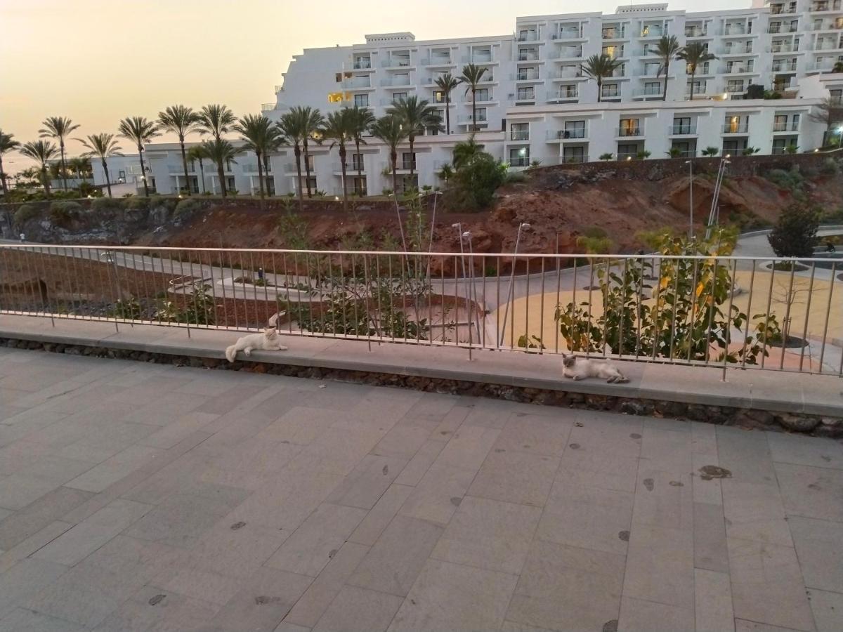 Adeje300, Playa Paraiso Exterior foto