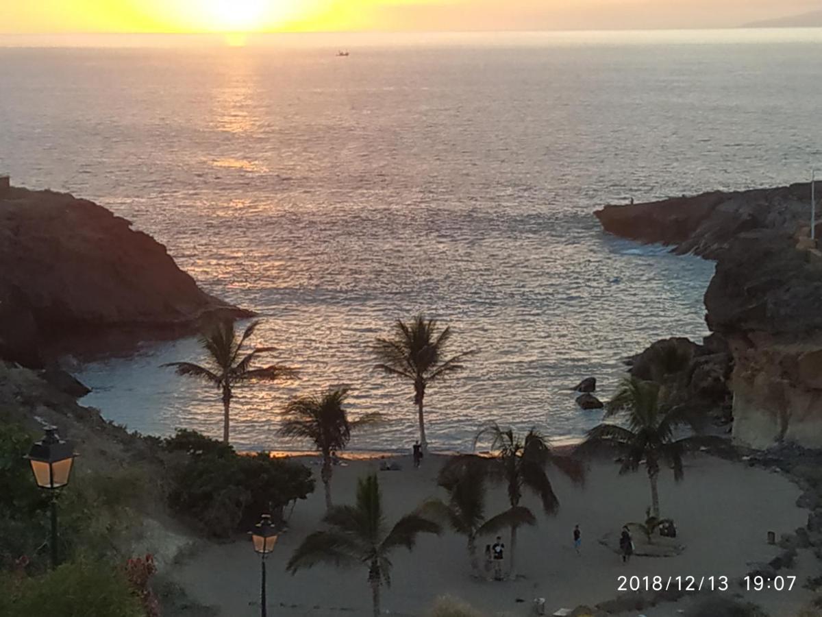 Adeje300, Playa Paraiso Exterior foto