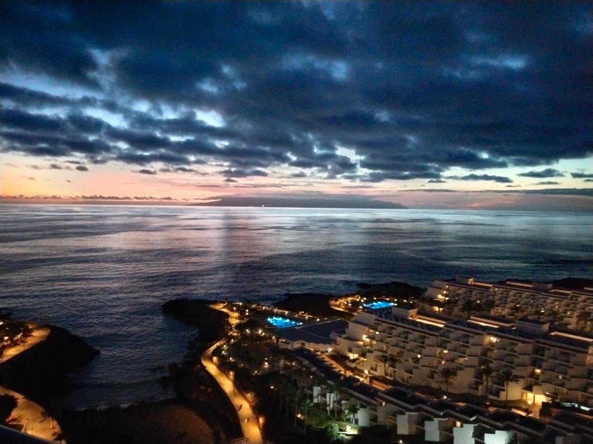 Adeje300, Playa Paraiso Exterior foto